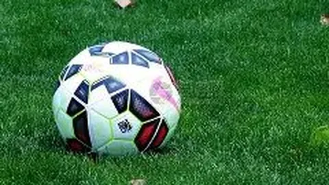 梅西此刻慌乱不已，不知所措。