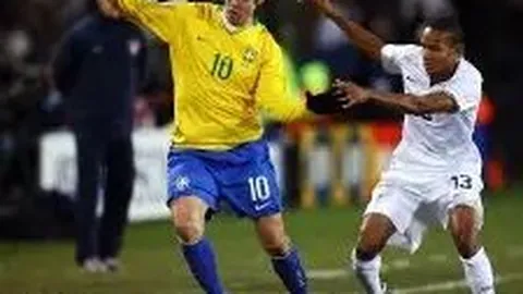 北京站速度滑冰世界杯今日开幕，高亭宇、韩梅等运动员亮相央视新闻客户端