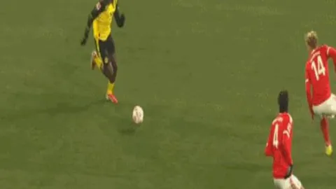 蓝军与水晶宫1比1战平，主帅敦促球员抓住良机